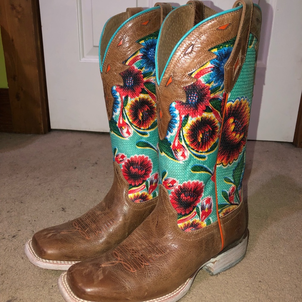 Women’s Ariat boots size 9 only worn once